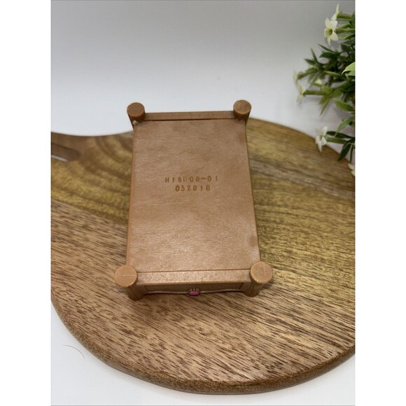 LIL WOODZEEZ Calico Critter Poster Bed 1 Piece of Furniture-Replacement-Preowned - Picture 5 of 6